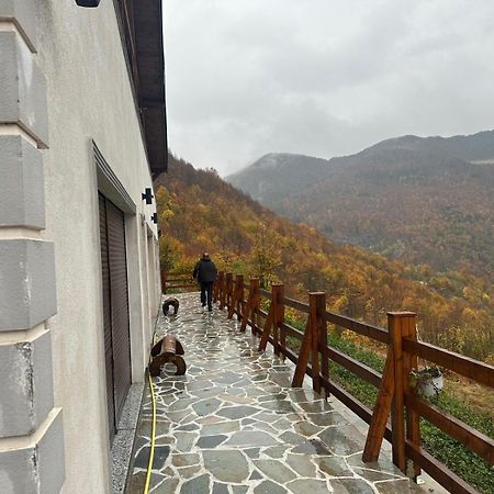 Zeneli Alpin Chalet Cerem Exterior foto